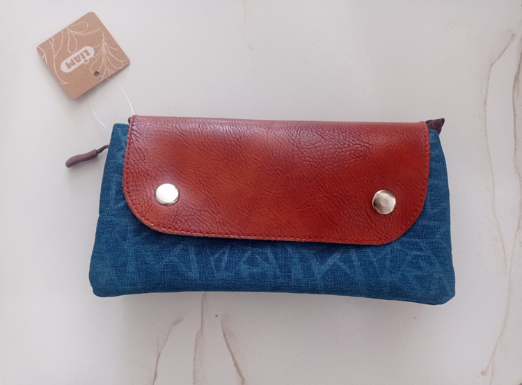 جامدادی و کیف دستی روژانو لیام L-3076 با ترکیب چرم و پارچه مناسب برای مدیران و اساتید