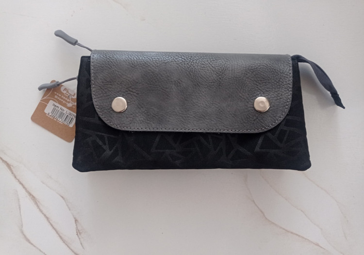 جامدادی و کیف دستی روژانو لیام L-3076 با ترکیب چرم و پارچه مناسب برای مدیران و اساتید