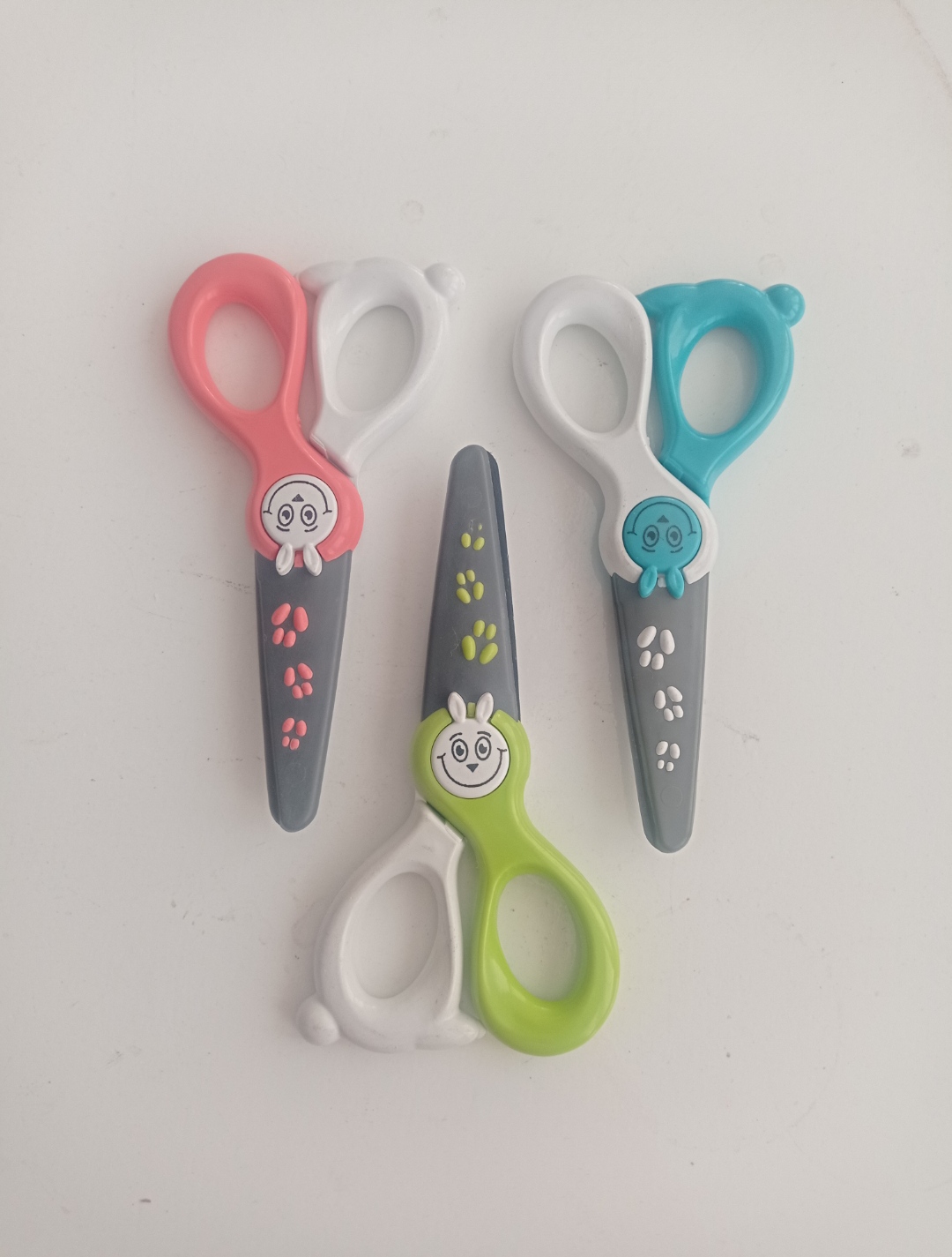 قیچی ایمن مهد کودک تیغه پلاستیکی مکلس (Macless)