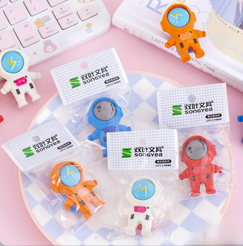 پاک کن طرح فضانورد کارتونی سه بعدی ۴ عددی