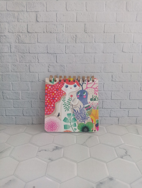 دفترچه 10×10 طرح دار فانتزی طرح دختر و طاووس