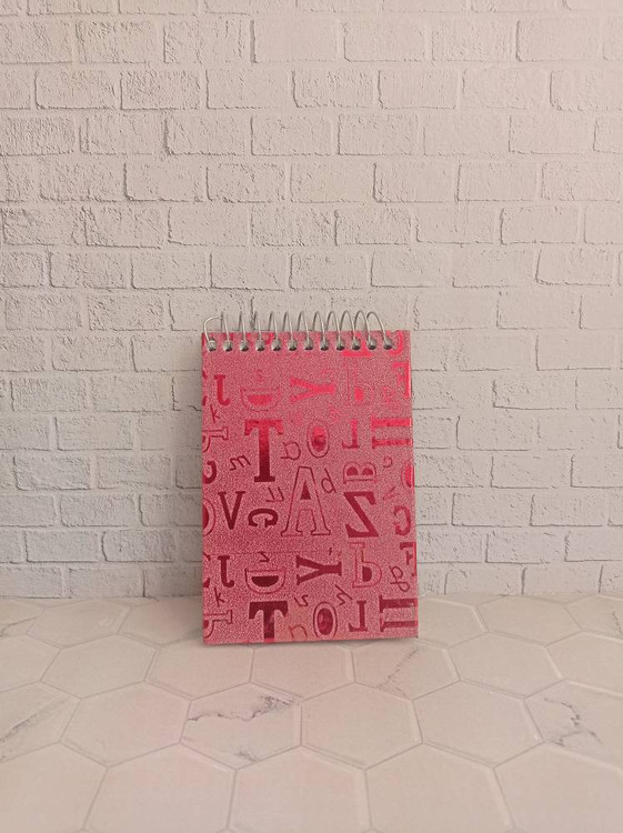 دفترچه یادداشت متوسط 1/16 سیمی جلد سخت متالایزر طرح حروف انگلیسی