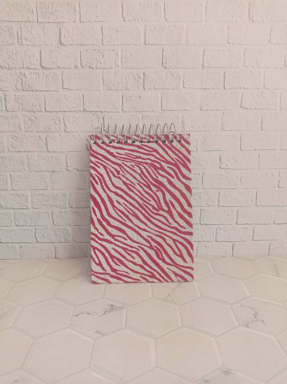 دفترچه یادداشت متوسط 1/16 سیمی جلد سخت متالایزر طرح زبرا