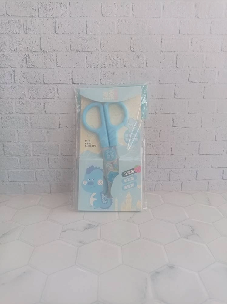 قیچی غلافدار کودک رنگ آبی