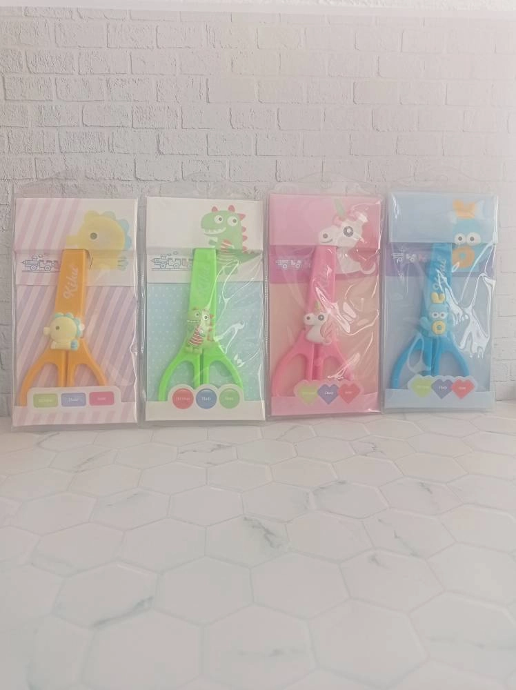 قیچی غلافدار kiku