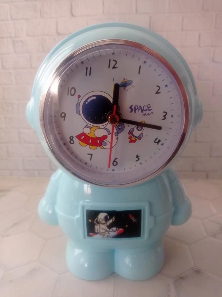 ساعت رومیزی زنگ دار مدل فضانورد